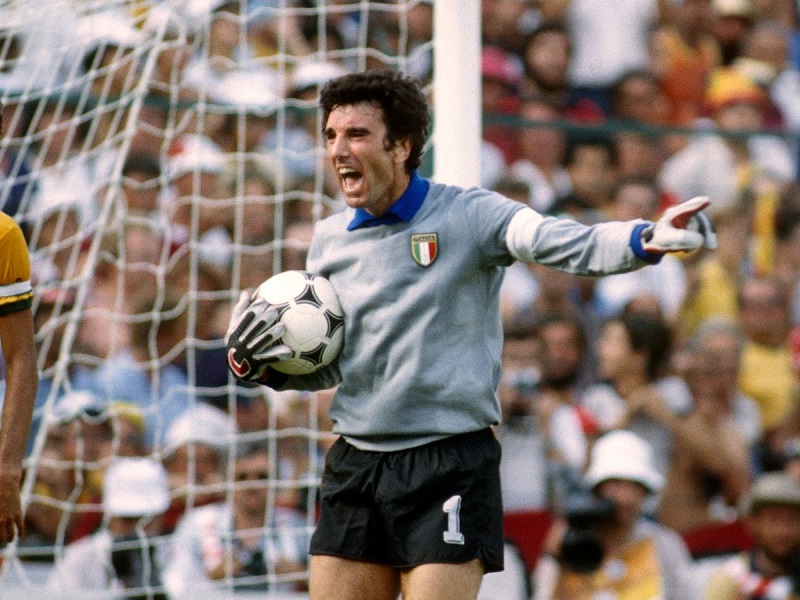 Dino Zoff là thủ môn xuất sắc nhất người Ý